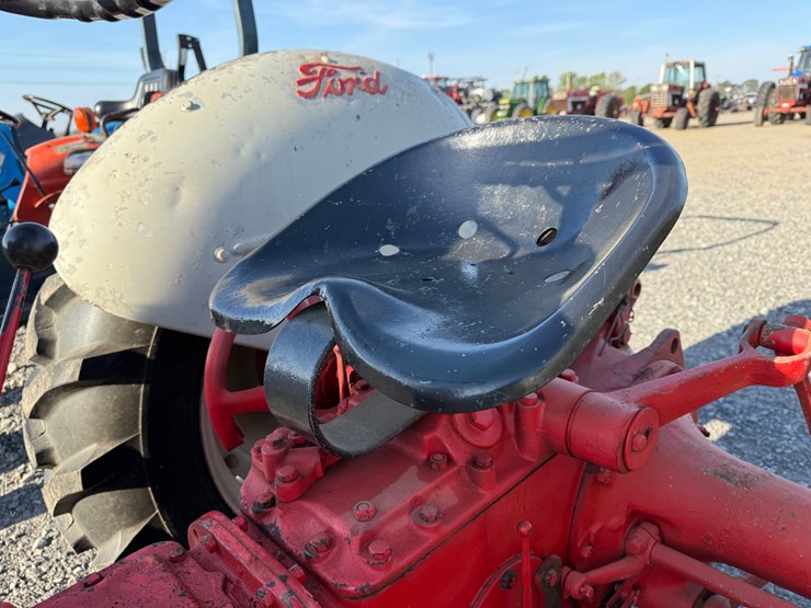 ford-tractor-image-13