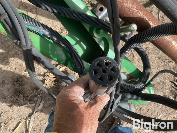 john-deere-568-image-14