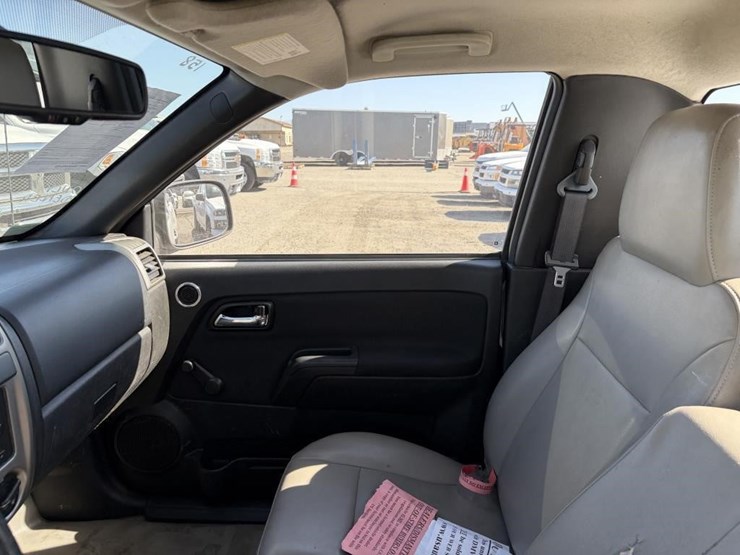 2011-chevrolet-colorado-image-15