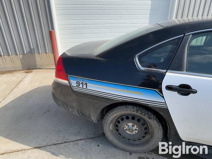 2013-chevrolet-impala-4-door-car-image-15