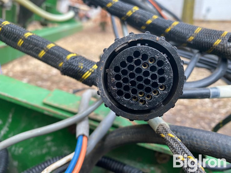 john-deere-1750-image-13