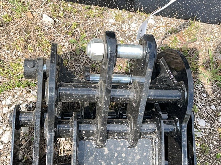 mini-excavator-grapple-claw-image-3