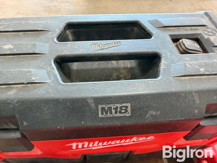 milwaukee-tools-&-batteries-image-6