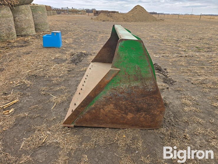 john-deere-8-image-8