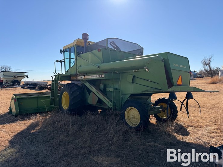 1977-john-deere-7700-image-7