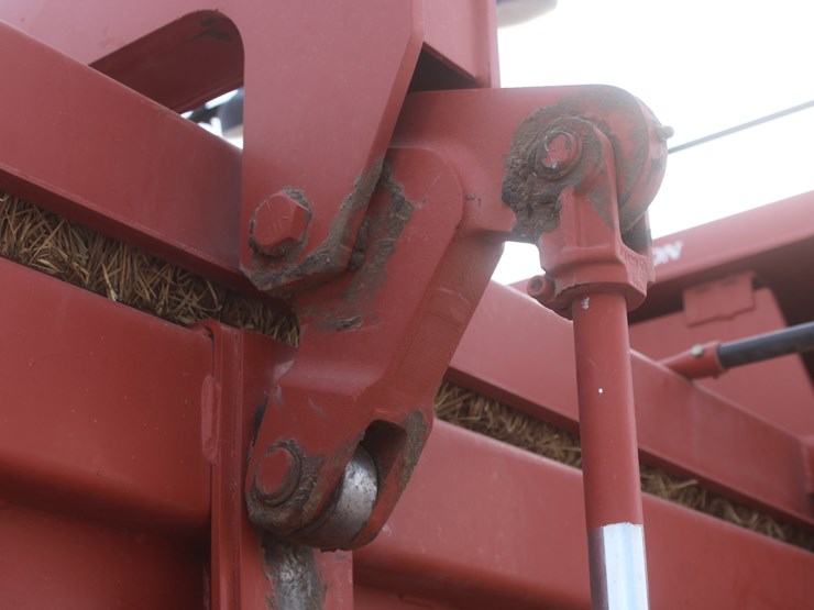 hesston-4910-image-67