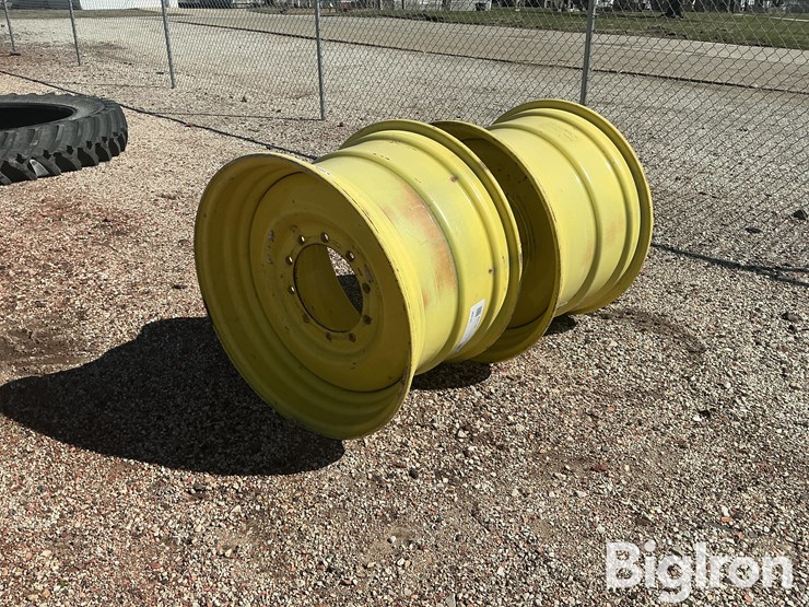 john-deere-32-image-1