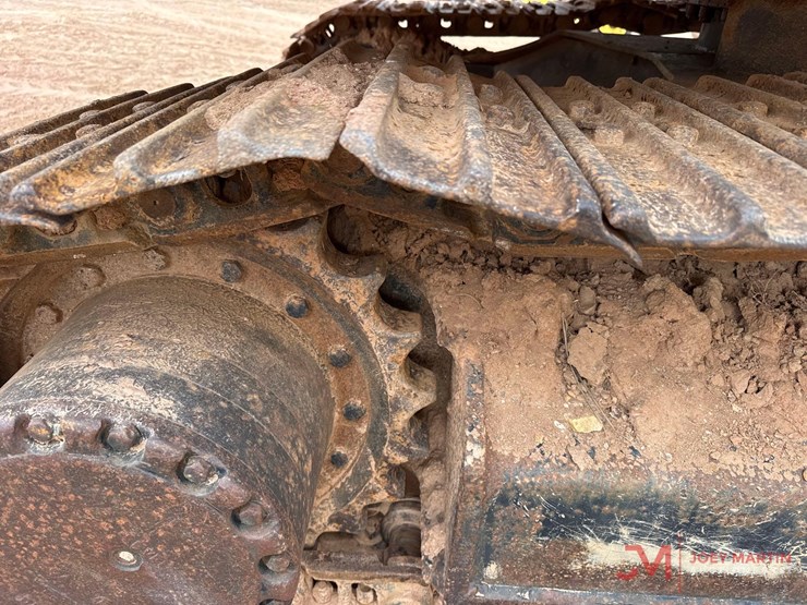 caterpillar-e120b-image-5