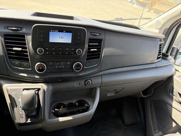 2022-ford-transit-image-16