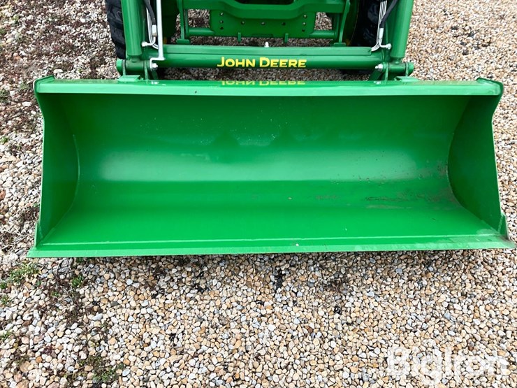 2020-john-deere-3033r-image-13