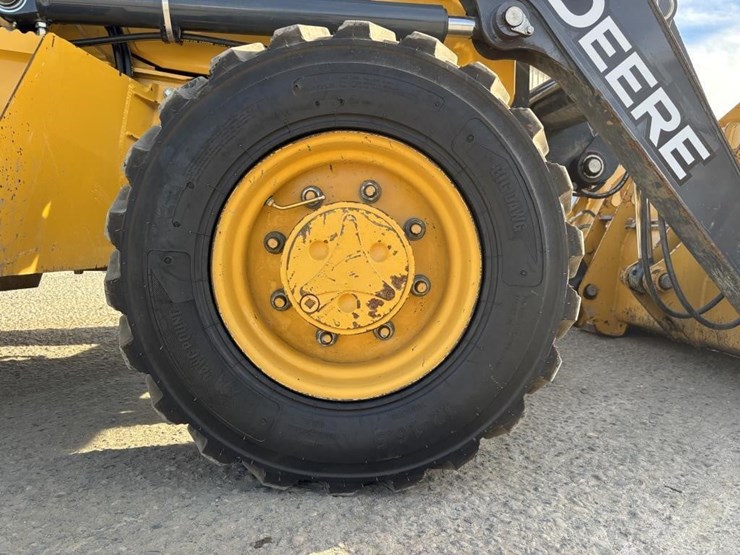 2018-deere-210lep-image-24