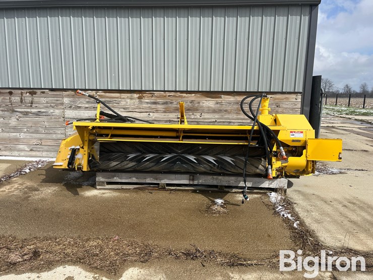 2014-new-holland-720hd-image-2