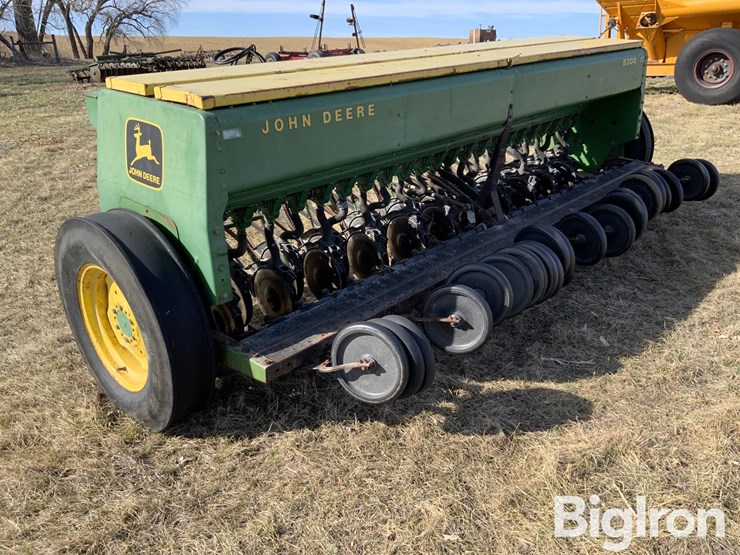 john-deere-8300-image-7