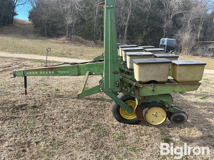 john-deere-7000-image-8