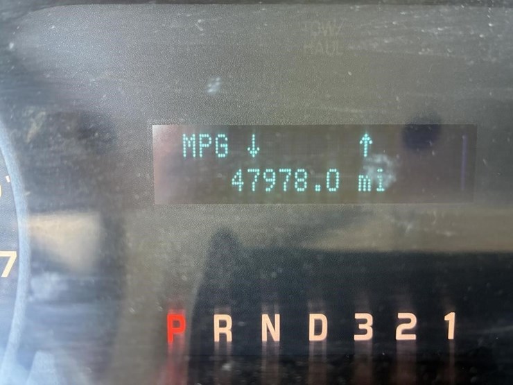 2014-ford-f150-xl-image-13