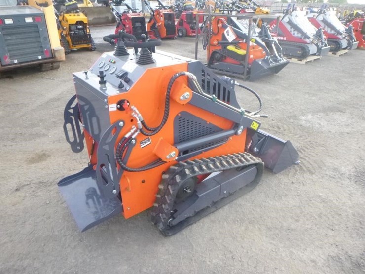 tpm-t460-skid-steer-track-loader-image-3