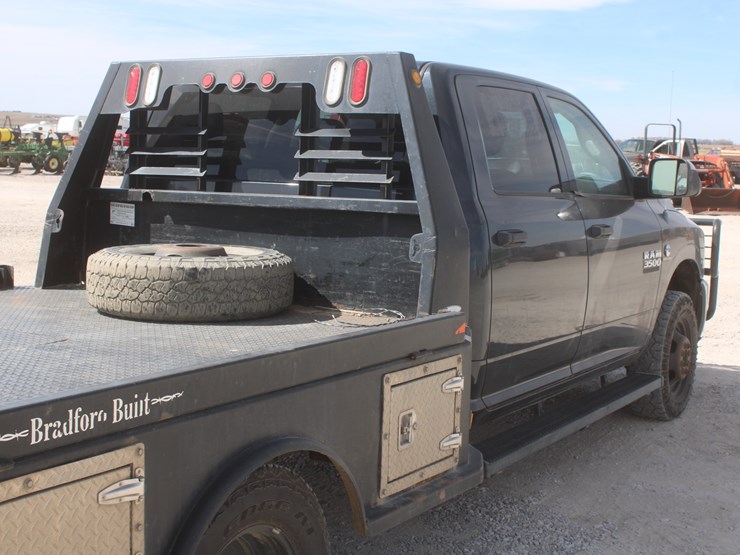 2015-dodge-3500-image-53