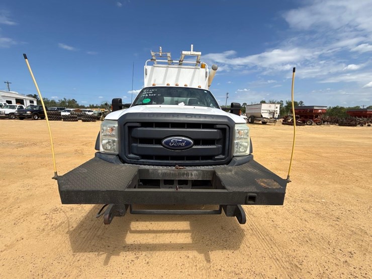 2016-ford-f550-image-17