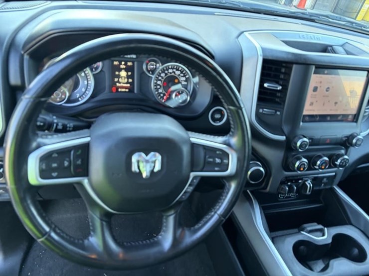 2022-ram-1500-big-horn-image-13