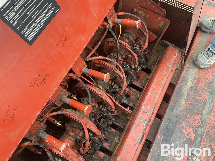 hesston-4910-image-10