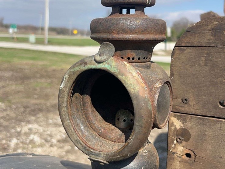 international-highwheeler-image-16