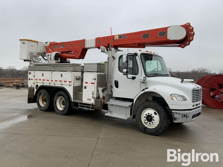 2014-freightliner-m2-106-image-11