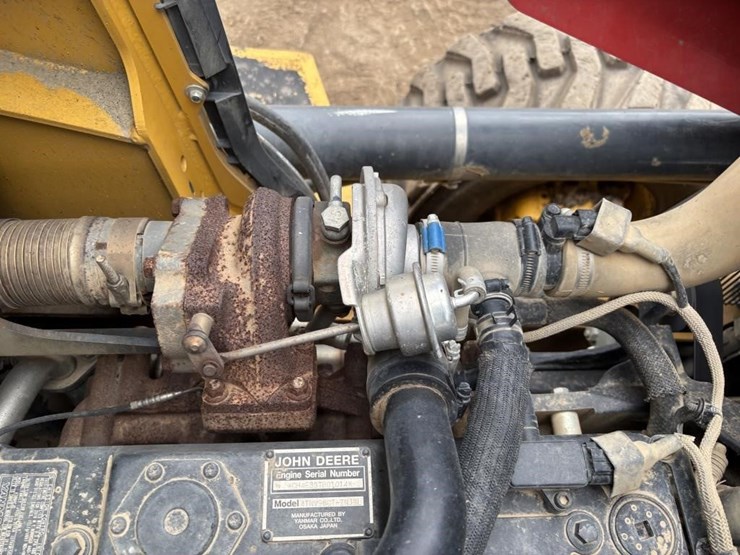 2018-deere-210lep-image-44