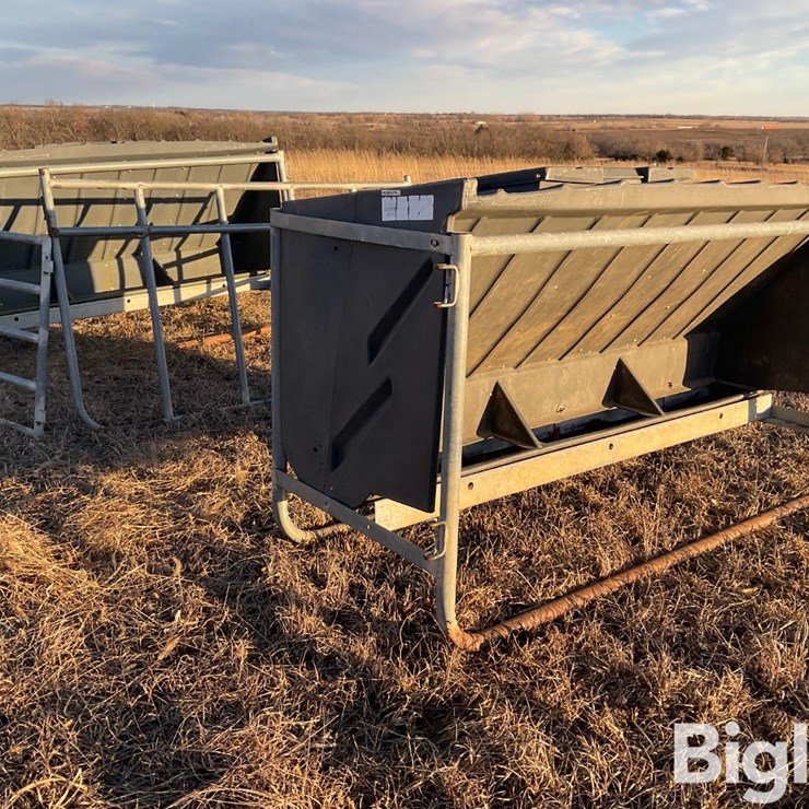 Behlen Poly Creep Feeders