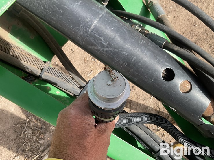 john-deere-568-image-13