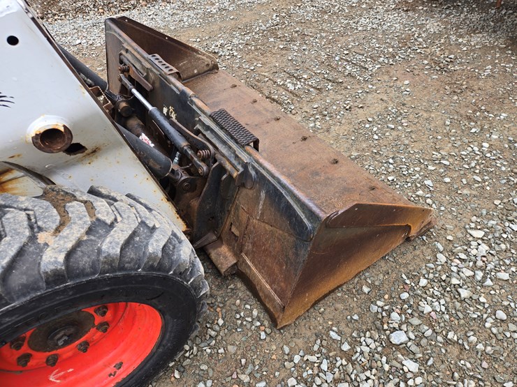 2017-bobcat-s570-image-11