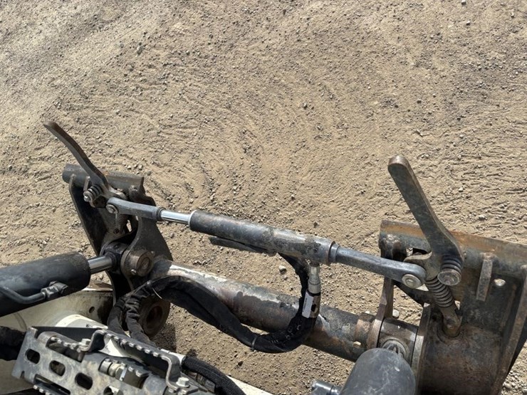 2017-bobcat-t650-image-11