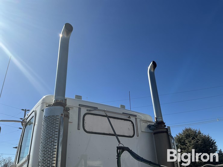 2017-freightliner-coronado-132-image-9