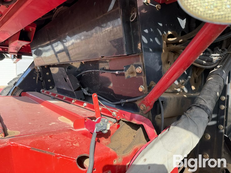 2011-case-ih-6088-image-12