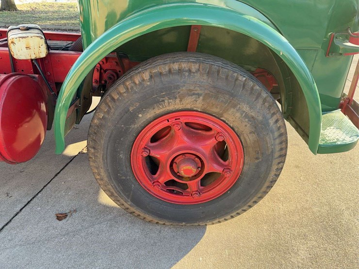 autocar-u70-truck-tractor-image-11