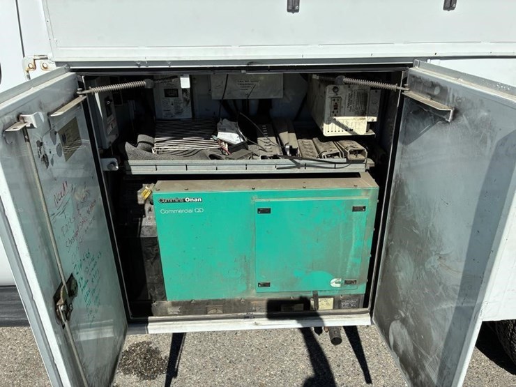 2011-ford-f550-image-12