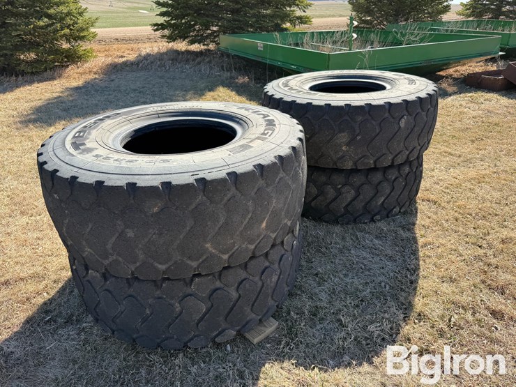 20.5r25-payloader-tires-image-1