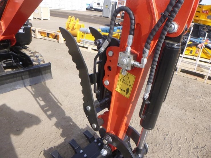 2025-tpm-20khydraulic-excavator-image-12