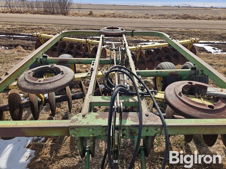 john-deere-210-image-10