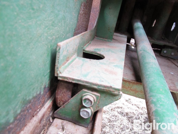 john-deere-224-image-19