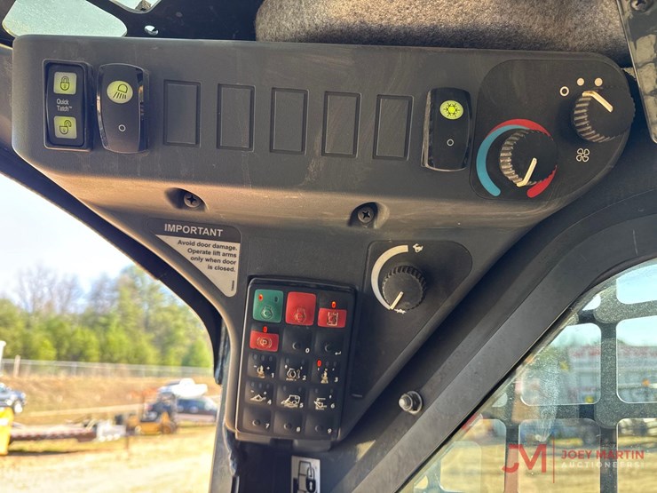 2023-deere-317g-image-18