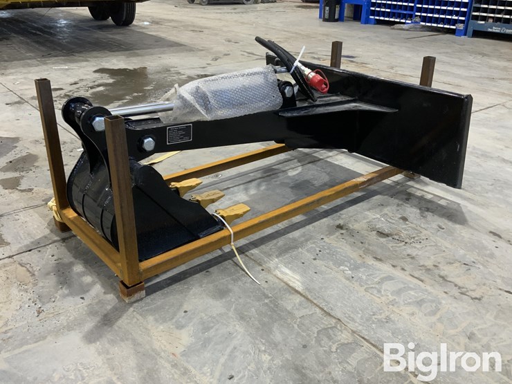 2025-massey-ferguson-730-image-1