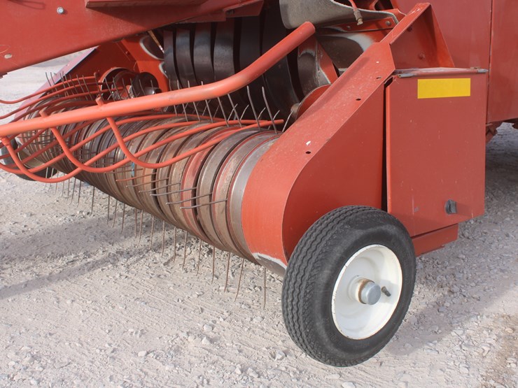 hesston-4910-image-15