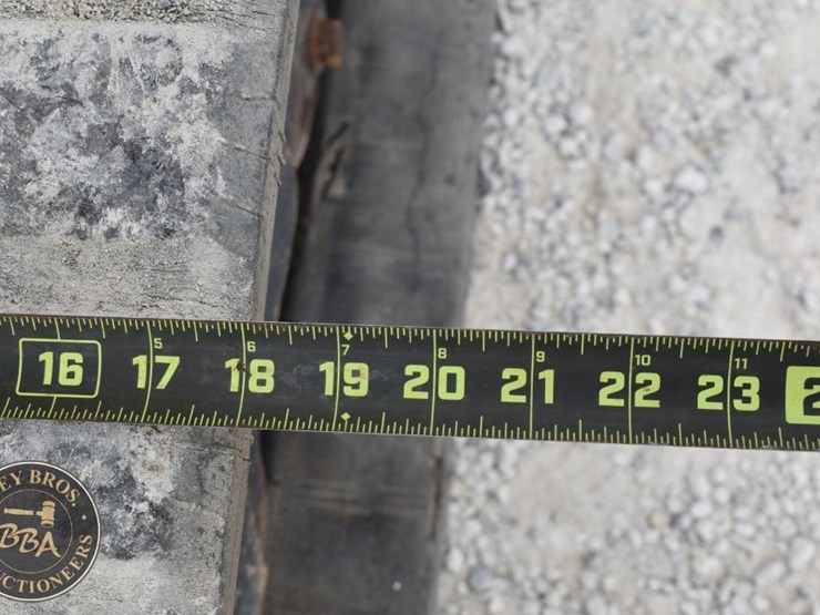 2021-deere-333g-image-18