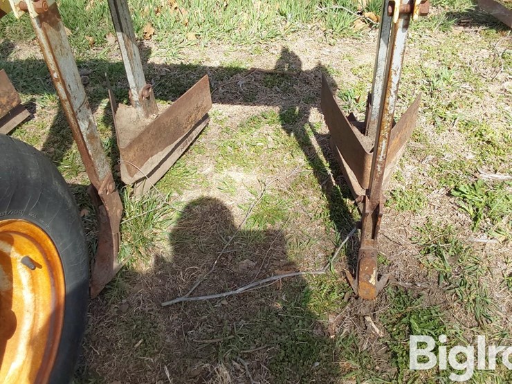 caterpillar-15-image-11