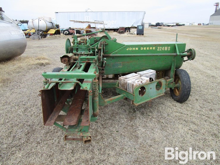 john-deere-224-image-6