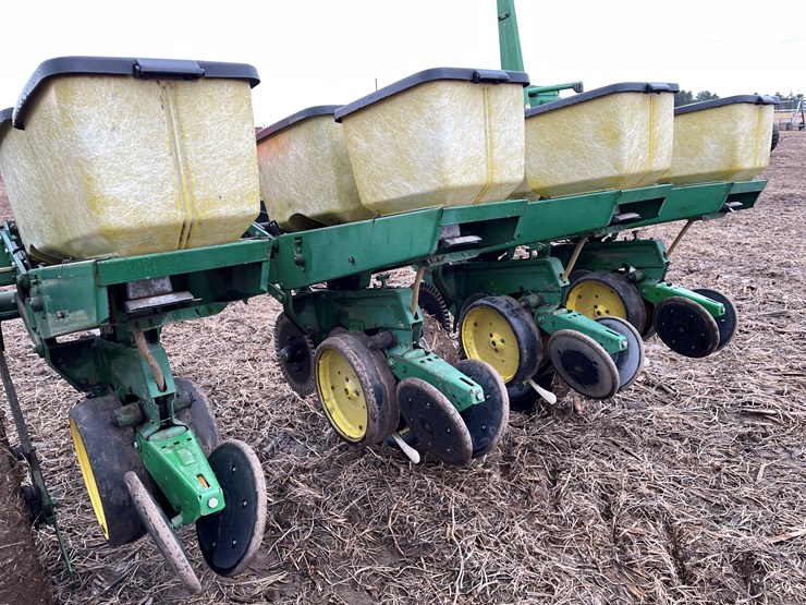 john-deere-7000-image-14