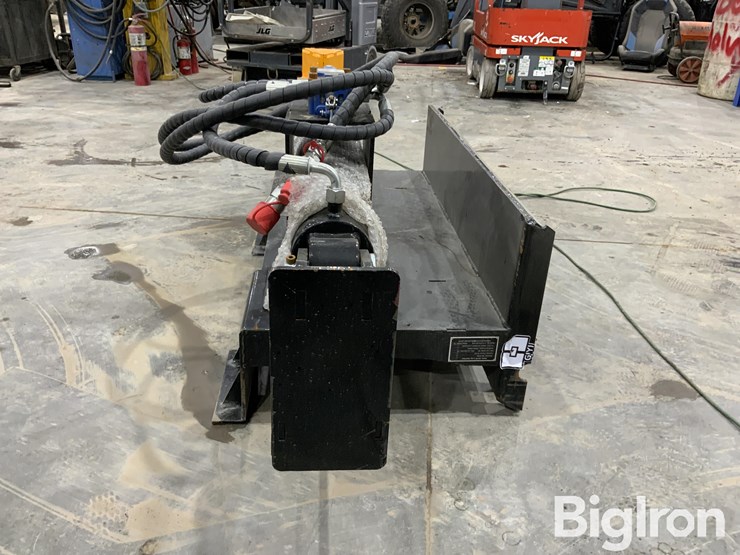 2025-massey-ferguson-730-image-8