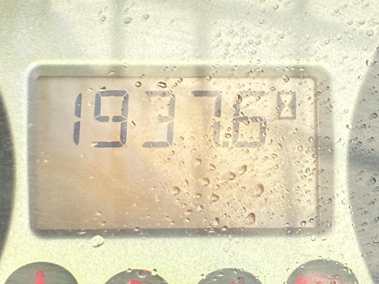 2017-bobcat-s570-image-15