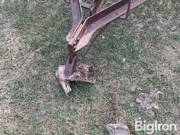 john-deere-12-image-14