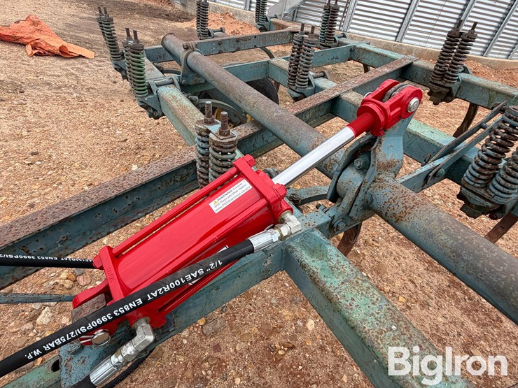 john-deere-100-image-11